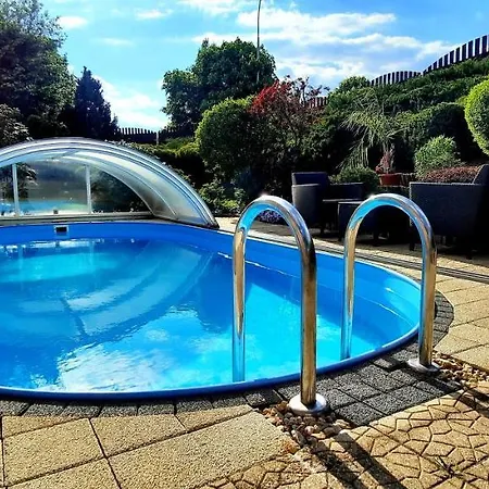 Pool アパート カルロヴィ・ヴァリ